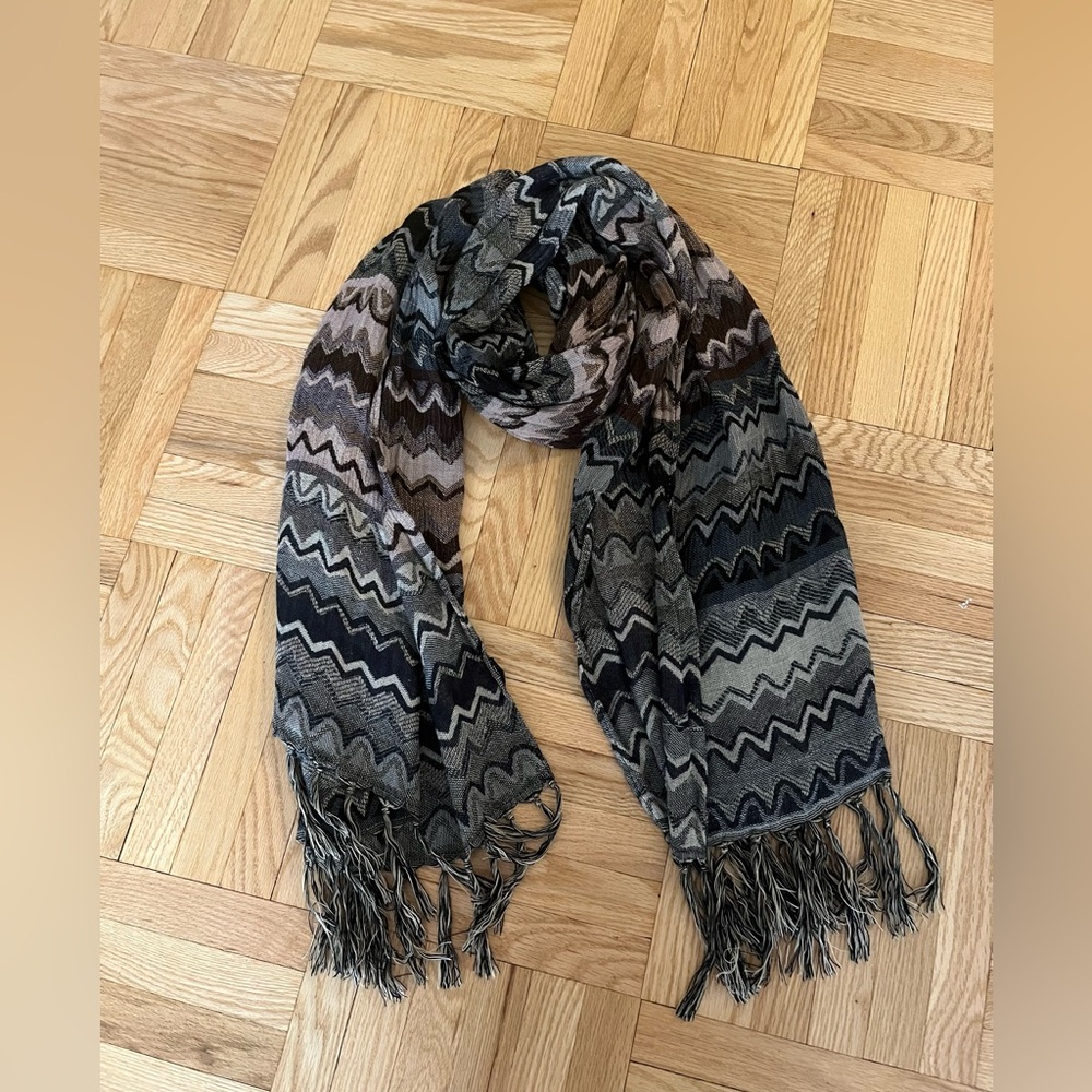 Chevron Patterned Fringe Scarf
